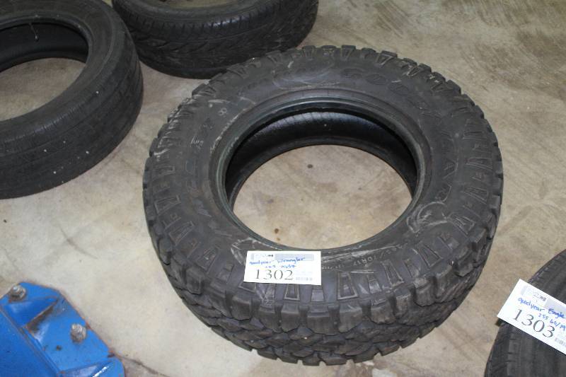 Lot of (1) Goodyear Wrangler LT26570R17 Light Truck Tire