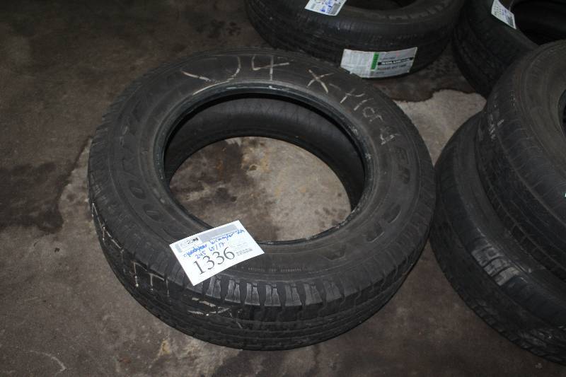 Lot of (1) Goodyear Wrangler SRA P24565R17 Tire