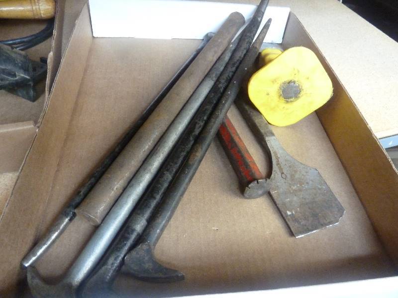 lot 15 image: Tool Lot