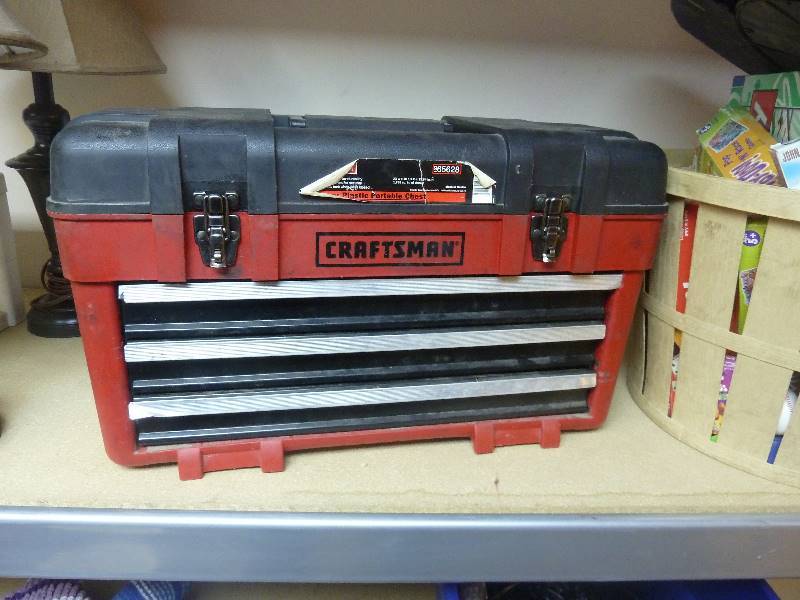 lot 63 image: Craftsman Tool Box