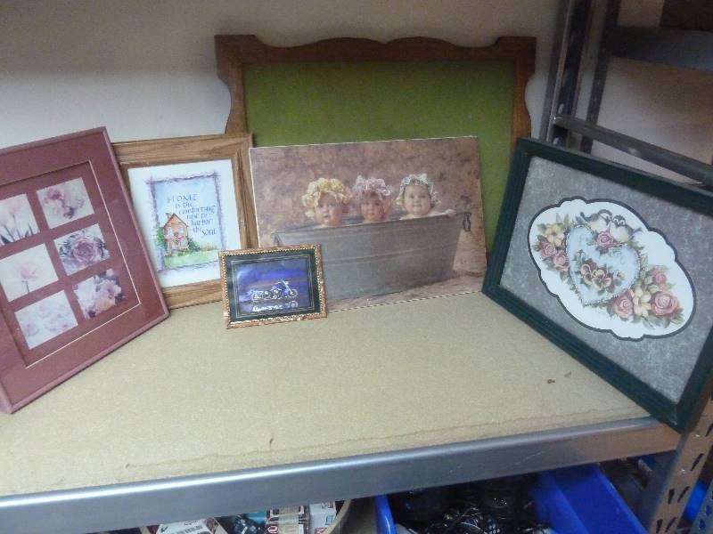 lot 65 image: Home Decor Picture Lot