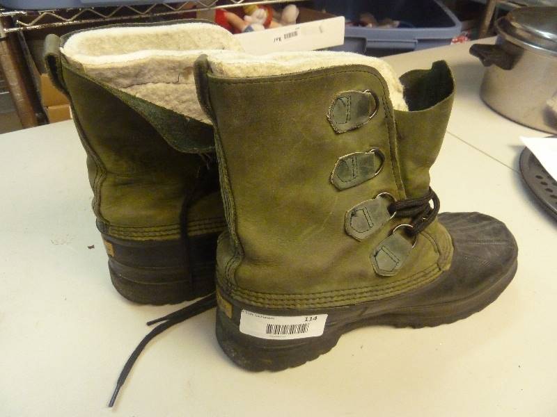 lot 114 image: Sorrel Snow Boots