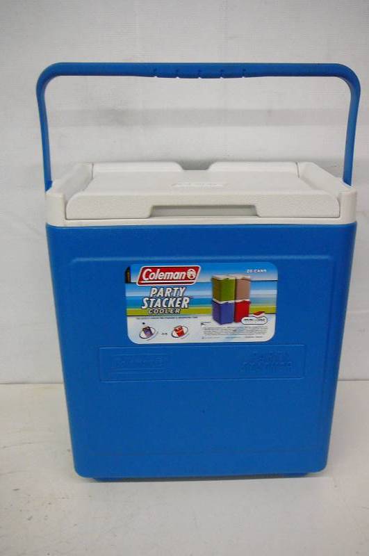 lot 6 image: Coleman Party Stacker Cooler