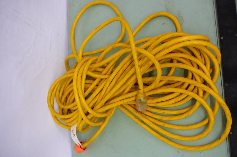 lot 24 image: Heavy duty extension cord