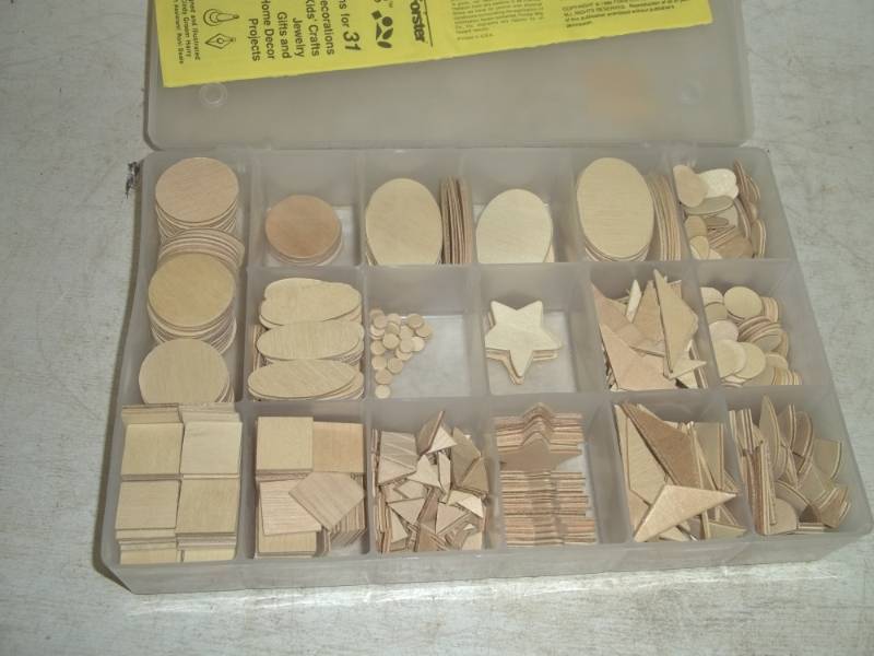 lot 31 image: Kraft Parts with Plastic storage container