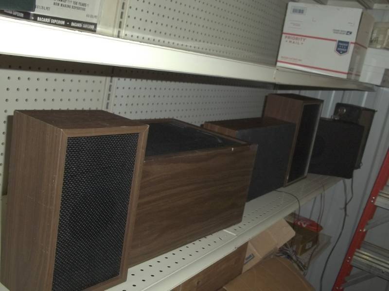 lot 32 image: 6 Speakers