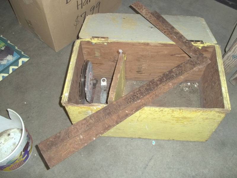 lot 53 image: Vintage wood toolbox, squares, saw blades