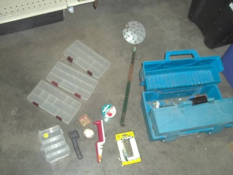lot 54 image: Miscellaneous fishing supplies