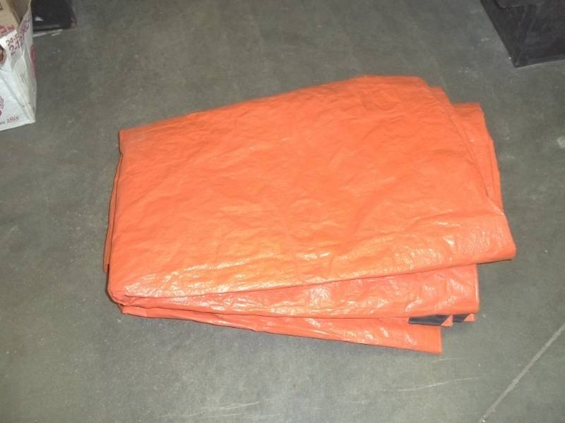 lot 106 image: Orange tarp