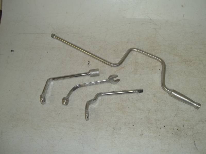 lot 126 image: 38 Drive speed wrench and other wrenches