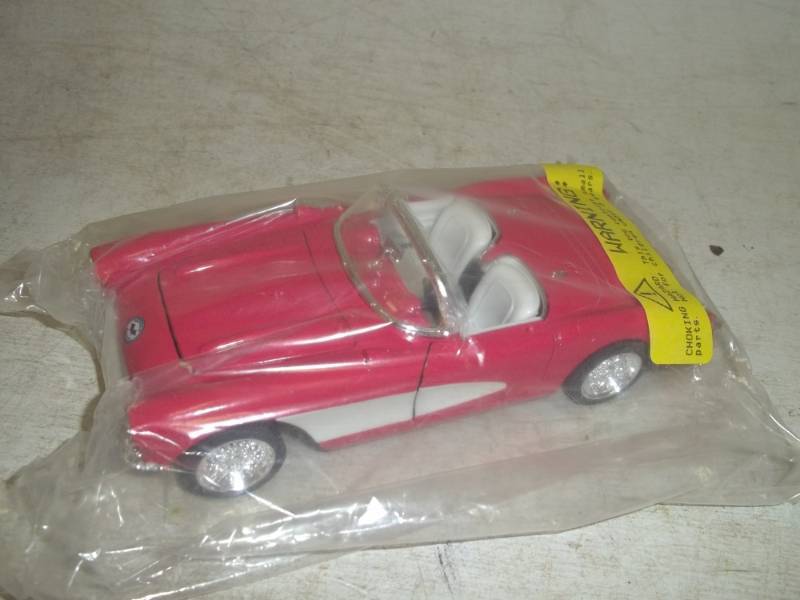 lot 140 image: Collectible Corvette car