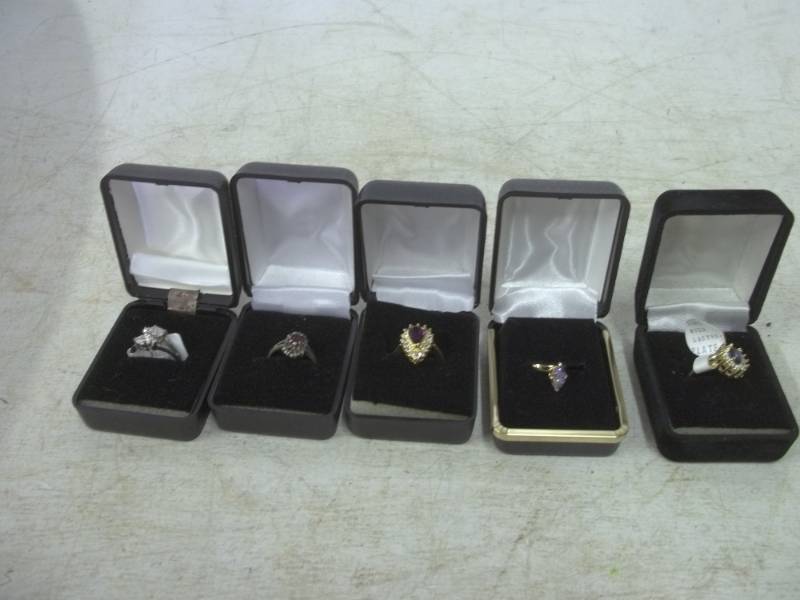 lot 168 image: Lot of 5 size 6 rings