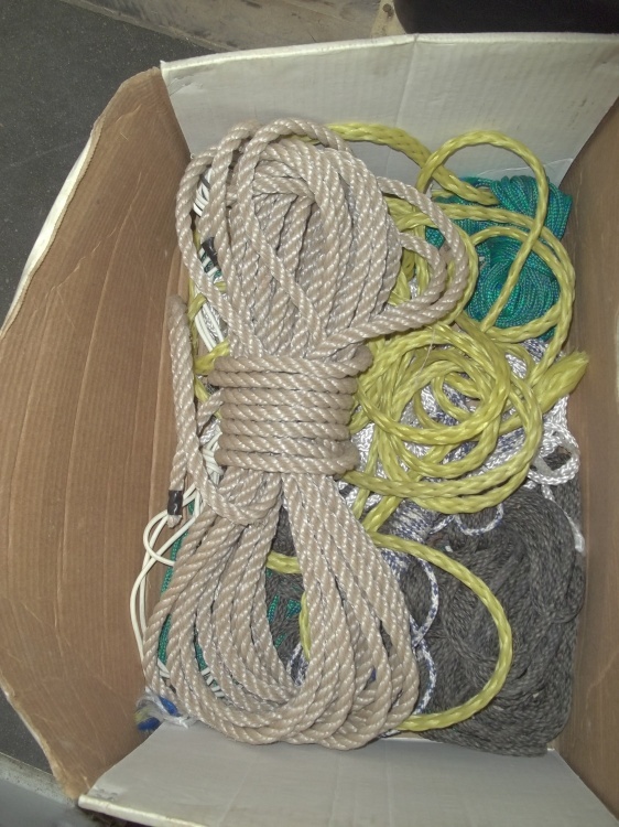 lot 196 image: Box of assorted rope