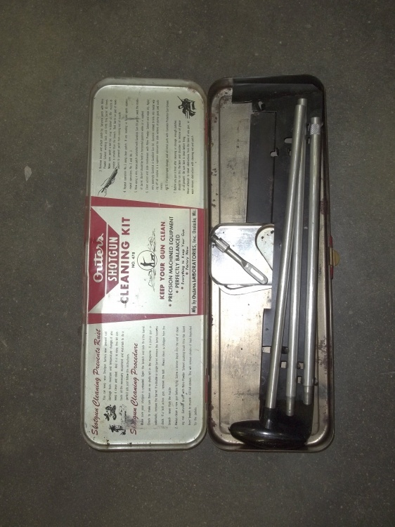 lot 203 image: Shotgun cleaning kit