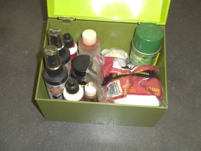 lot 206 image: Gun cleaning kit