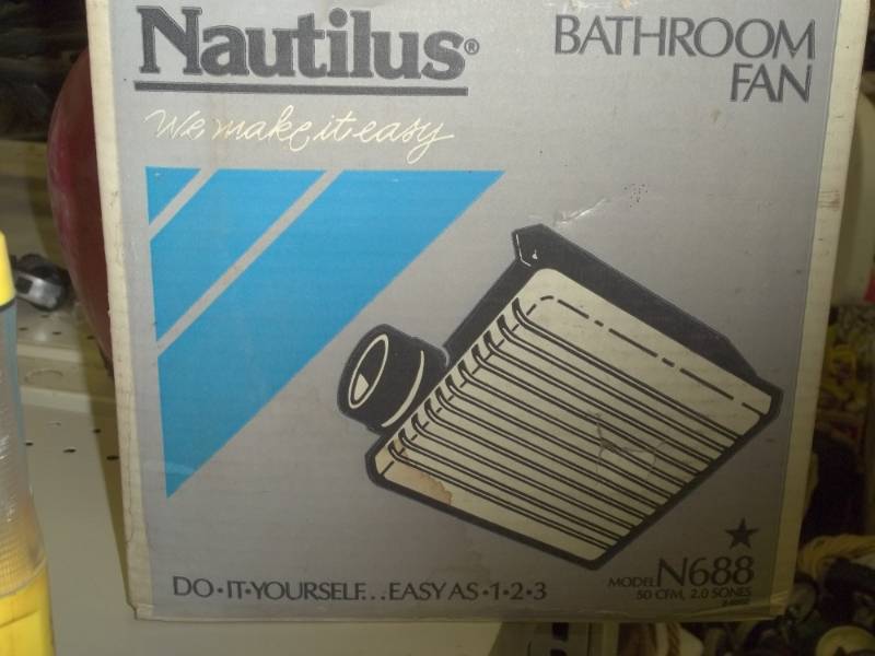 lot 212 image: Bathroom fan