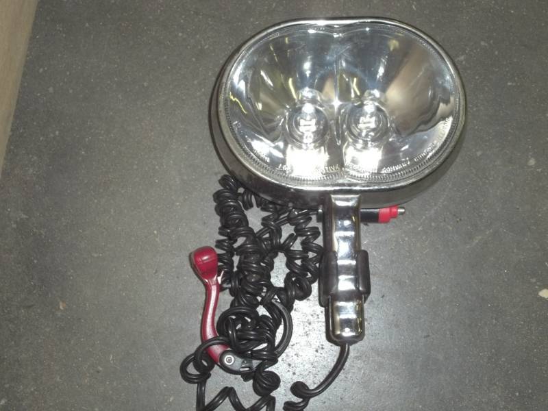 lot 214 image: 12 Volt spotlight