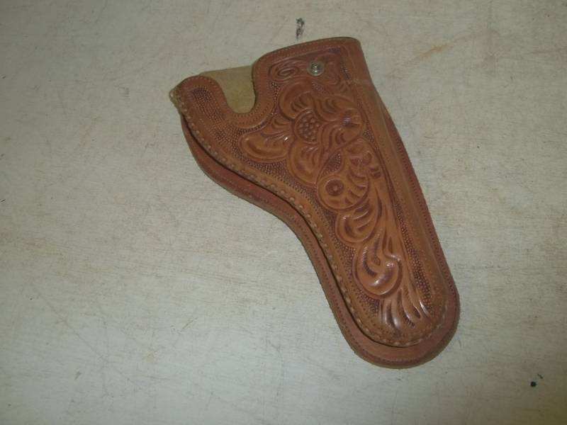 lot 223 image: Brown leather revolver holster