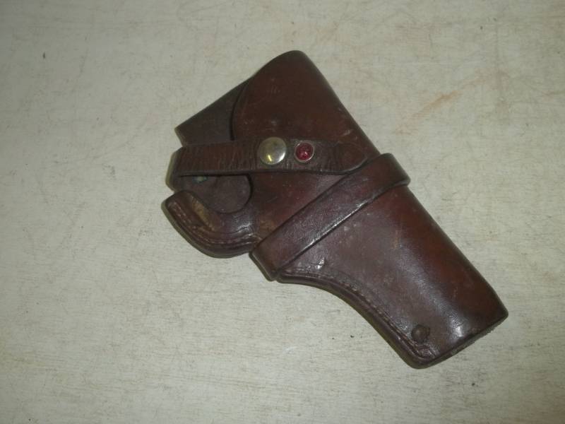 lot 225 image: Brown leather revolver holster