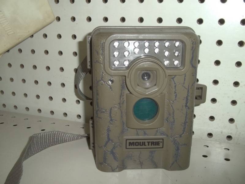lot 235 image: Trail camera