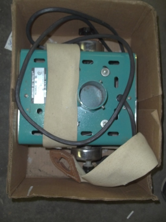 lot 250 image: Vitamaster belt massager model 30-35