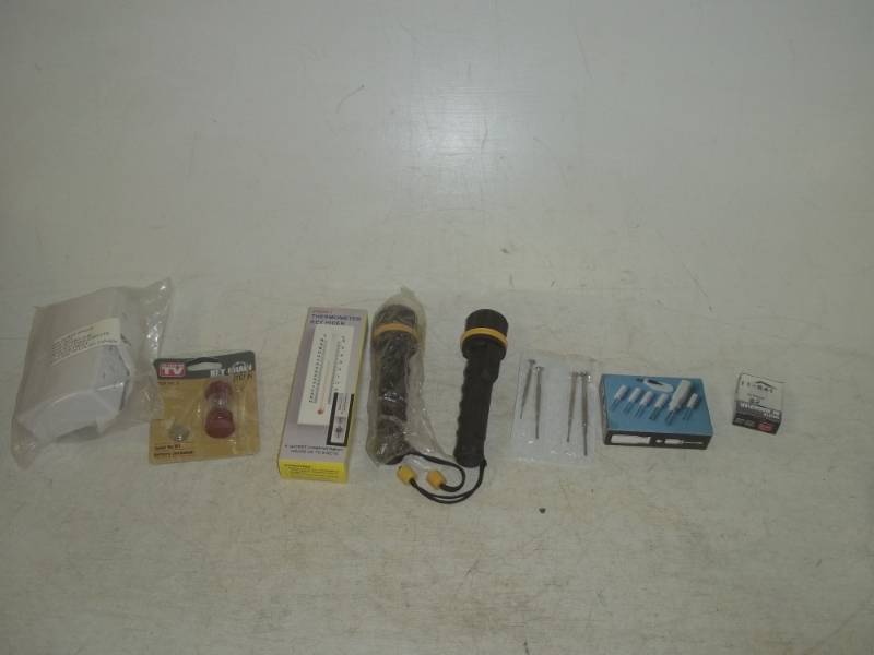 lot 266 image: Flashlight mini screwdrivers, thermometer