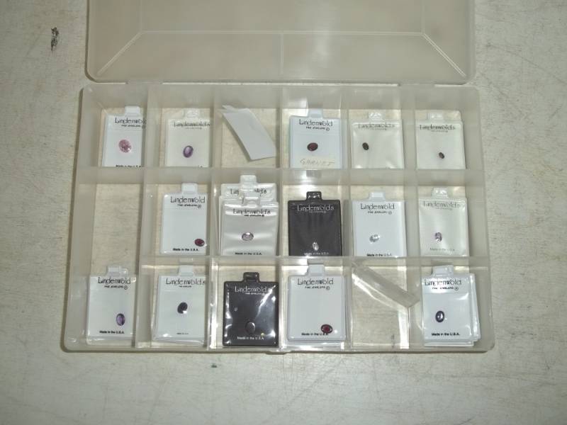 lot 290 image: Jewelry making supplies in case