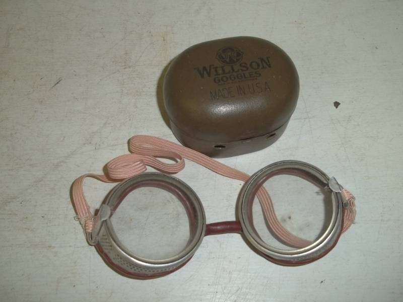 lot 301 image: Vintage Wilson goggles with case