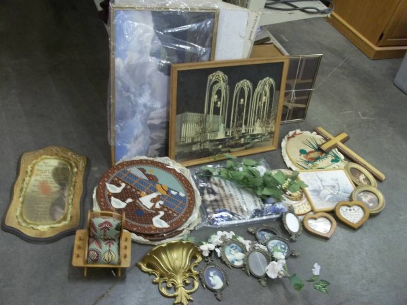 lot 308 image: Pictures, paintings, frames, Ten Commandments, blanket