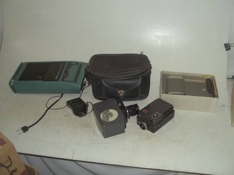 lot 309 image: Cameras and cassette player