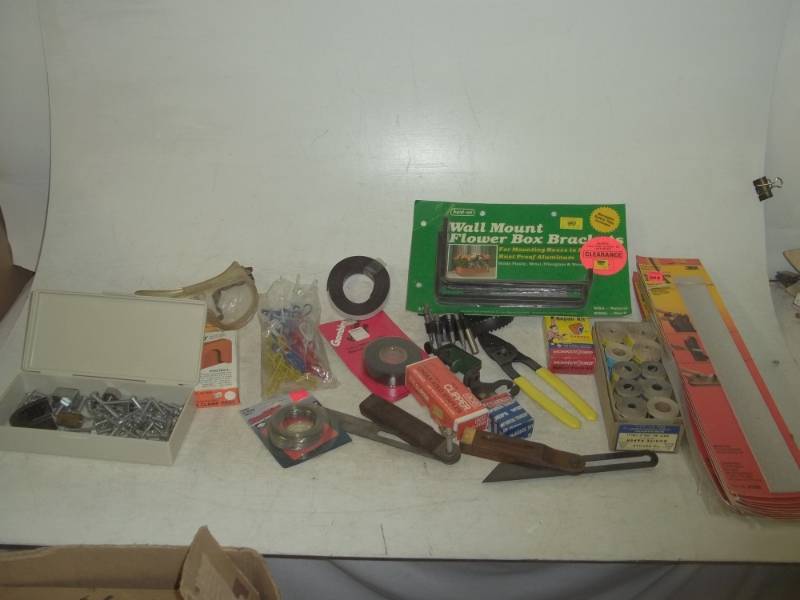 lot 319 image: Electric tape, electrical pliers, angle rulers, screw driver bits, flower mount bracket
