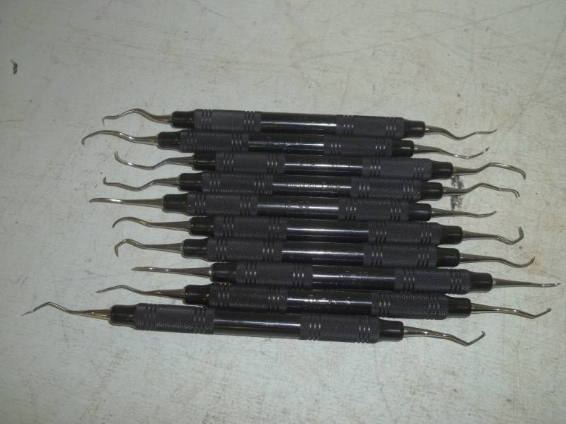 lot 341 image: 10 Black dental picks