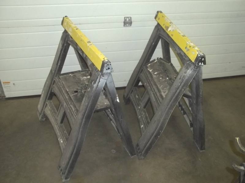lot 361 image: Pair of folding saw horses