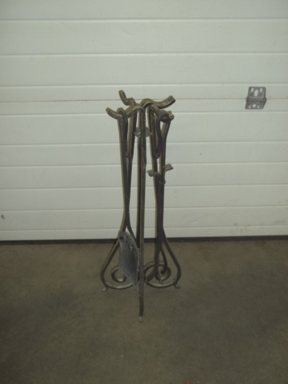 lot 362 image: Wrought iron fireplace tool holder