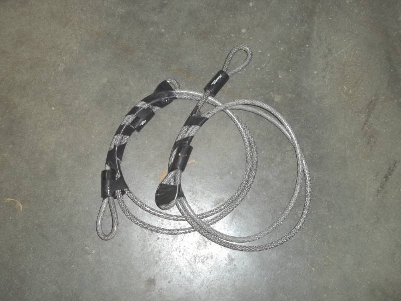 lot 364 image: Pair of Bike Cables