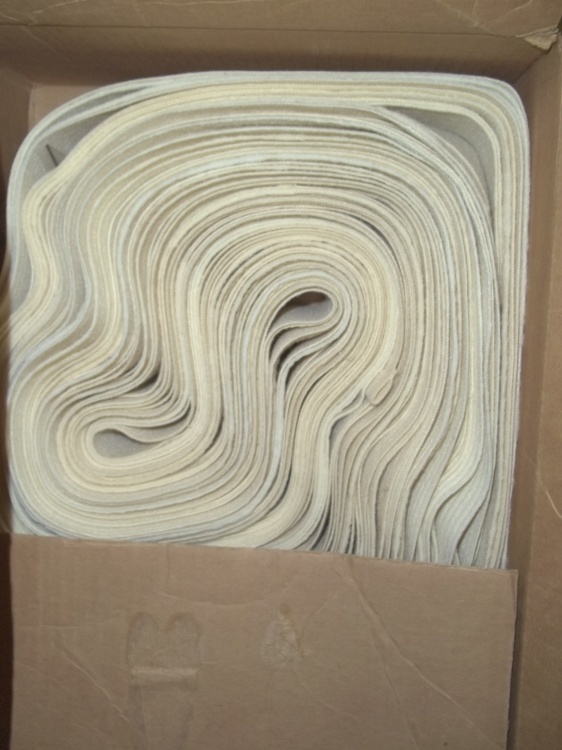 lot 388 image: Off White Vertical blinds