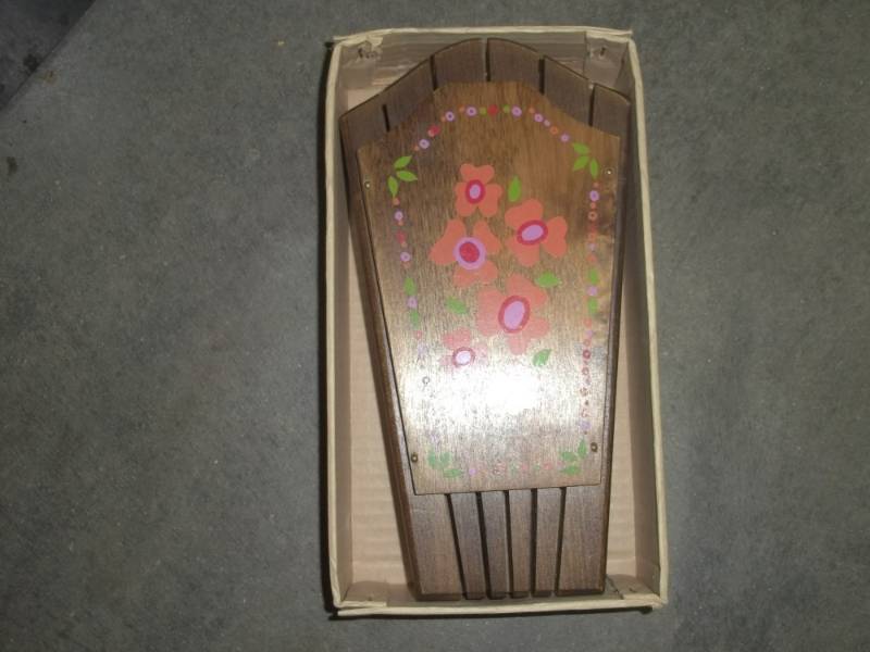lot 390 image: Vintage Knife Rack