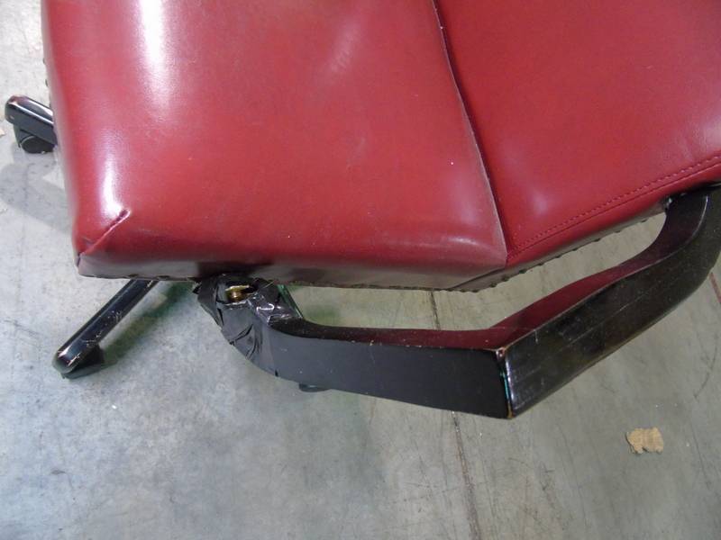 lot 12 image: Red Office Chair