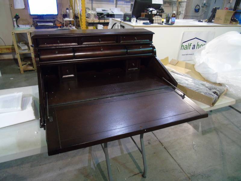 lot 61 image: Coaster Transitional Secretary Desk - Cherry