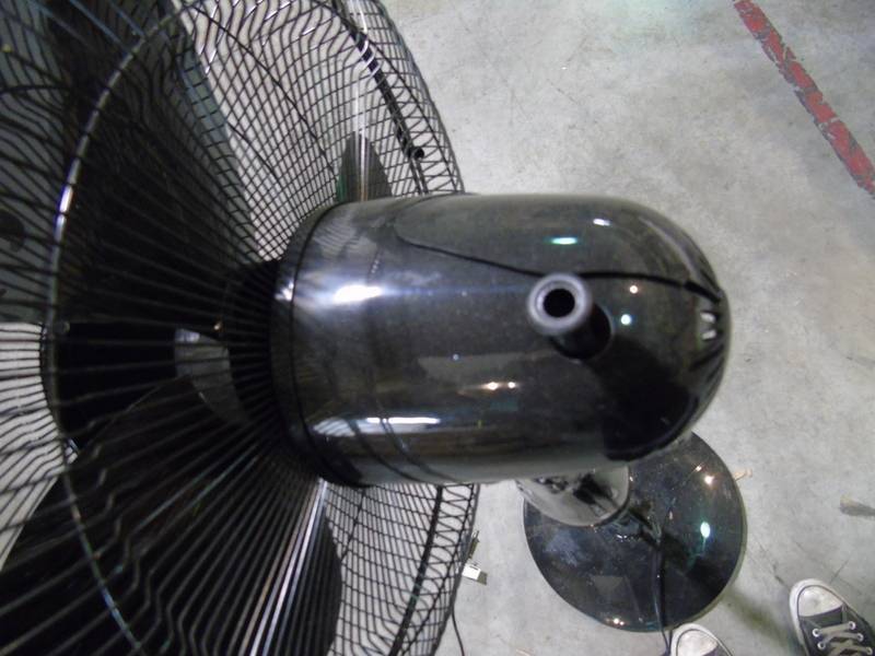 lot 95 image: Swivel Fan - 17 fan