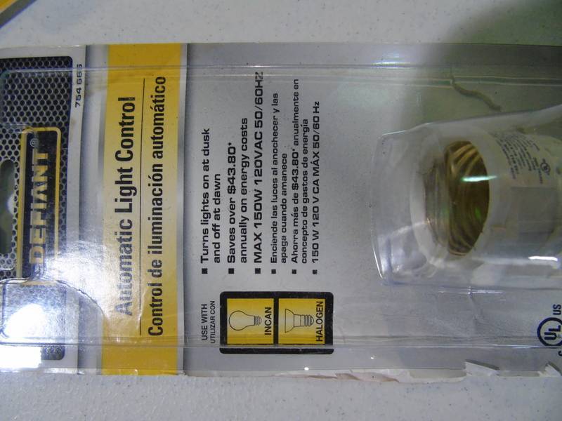 lot 121 image: Box of various light controllers
