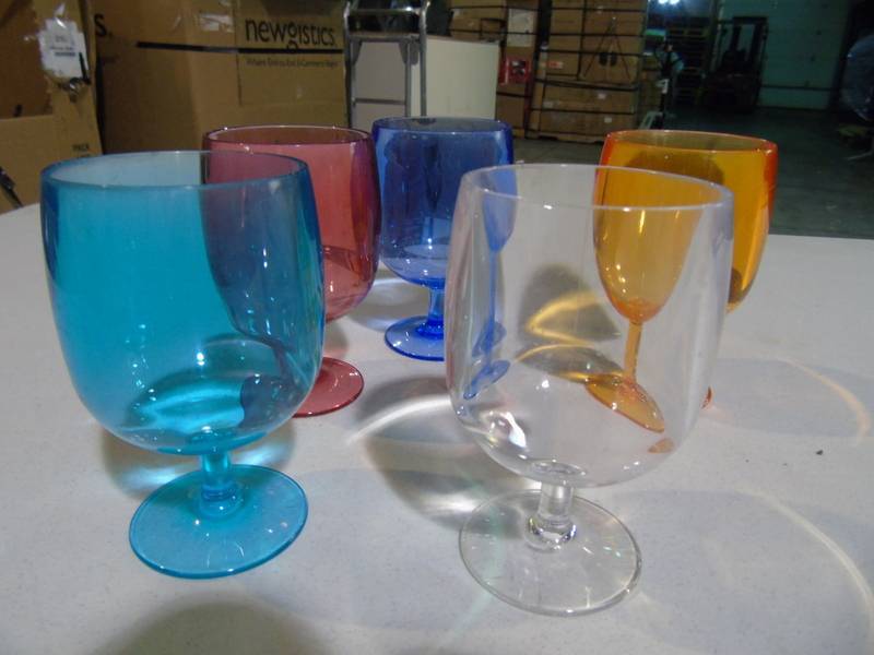 lot 158 image: 5 Different Colored Cups - Used