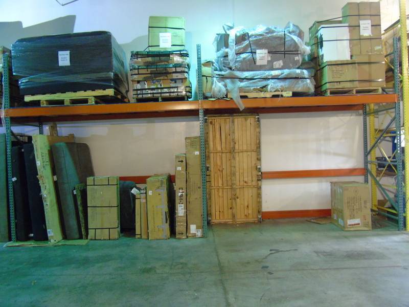 lot 173 image: Green and Orange Pallet Racking - Larger Size