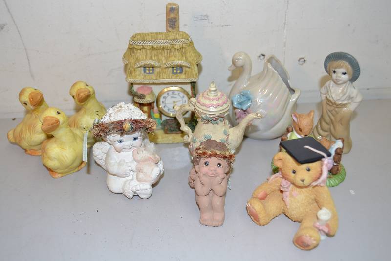 Figurines