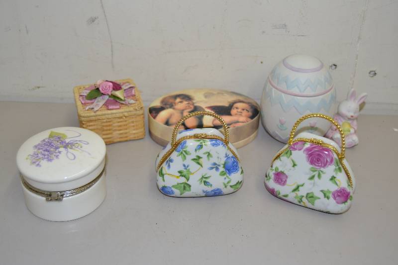 Trinket boxes
