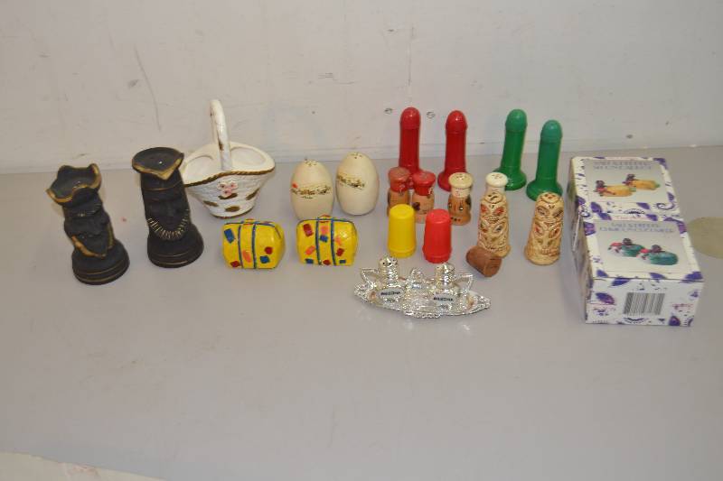Salt & Pepper Shakers