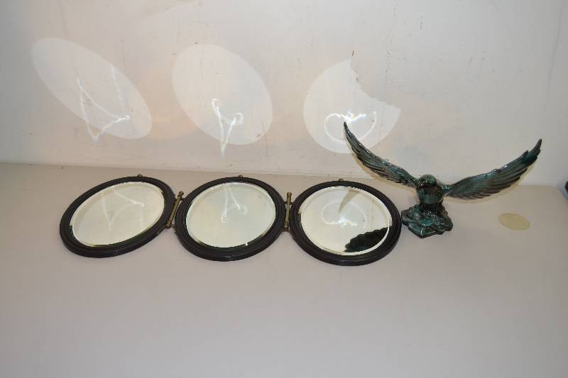Bird statue, Mirrors
