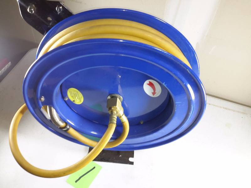 lot 1 image: Hose Reel