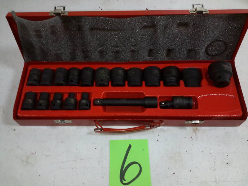 lot 6 image: T and E Tools.. 6 pt, 12in dr. Sockets.. SAE 1 14in to 516 in. Extension