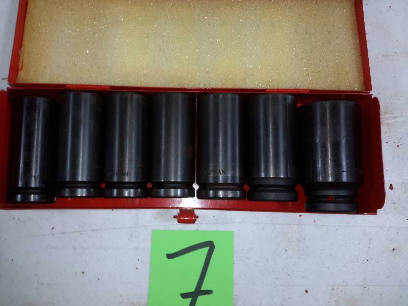 lot 7 image: Set of Deep Socket, 1 12in to 1316. 6 pt,  1 in drive
